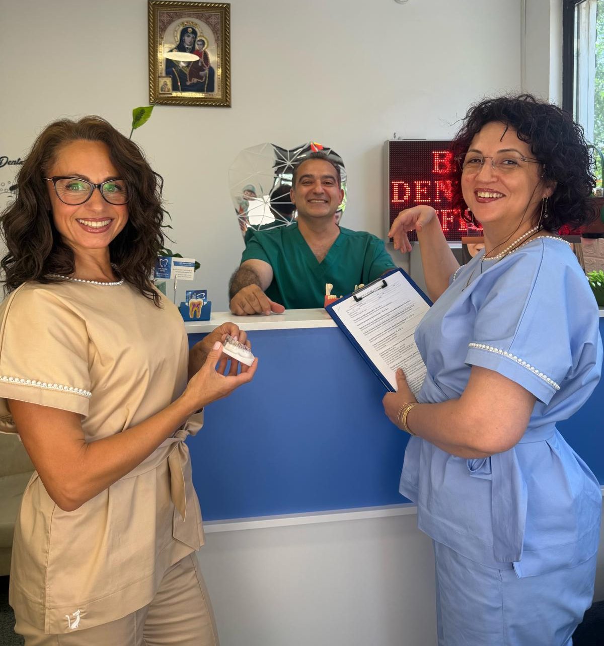 Echipa B.P. Dental Office la recepția clinicii din Berceni